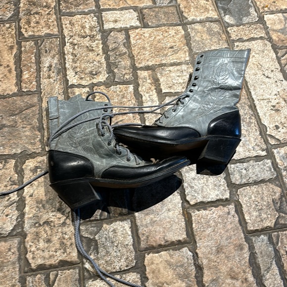 Vintage Victorian Style Leather Boots - Picture 4 of 13